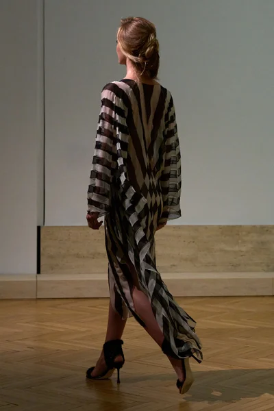Look 1